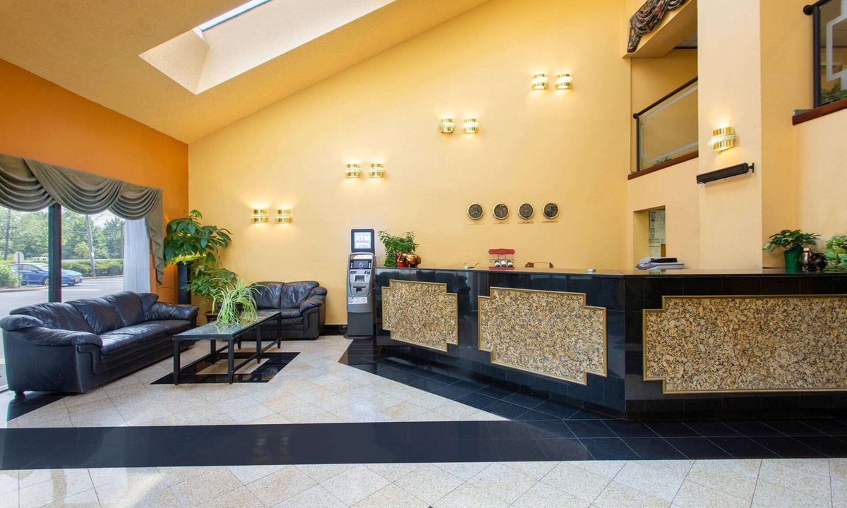 Hillsborough Hotel | Days Inn by Wyndham Hillsborough