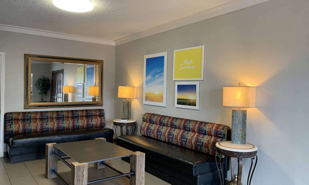 Jonesboro Hotel | Days Inn by Wyndham Jonesboro AR