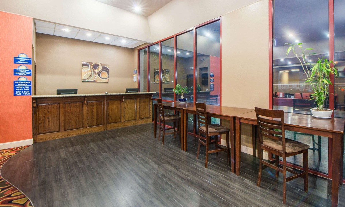 Joplin Hotel | Days Inn by Wyndham Joplin
