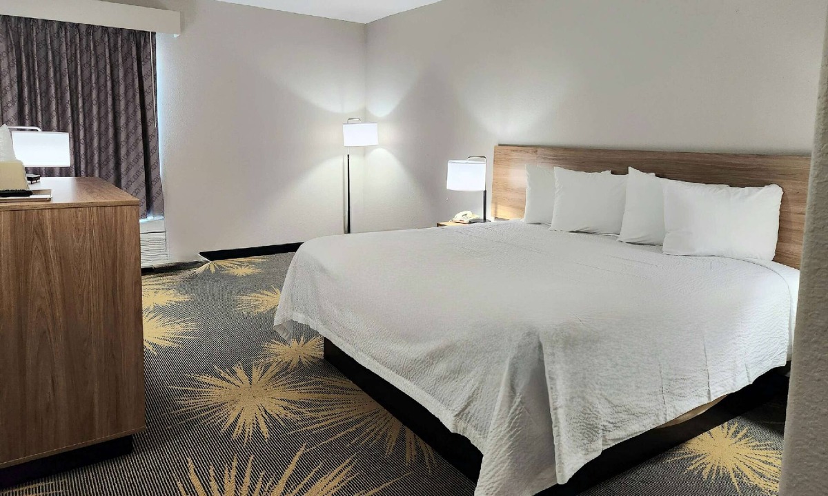 LaPlace Hotel | Days Inn by Wyndham LaPlace- New Orleans