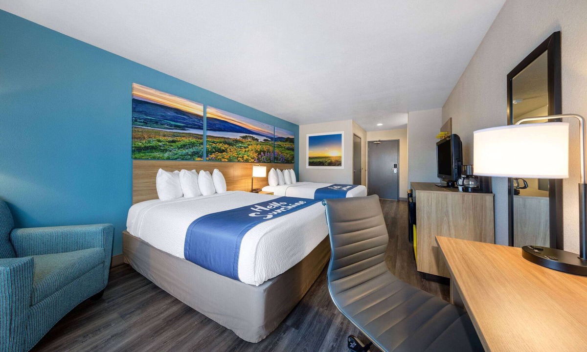 Lathrop Hotel | Days Inn by Wyndham Lathrop