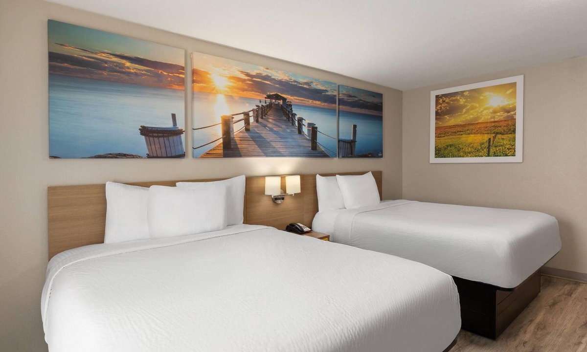 Lincoln Hotel | Days Inn by Wyndham Lincoln