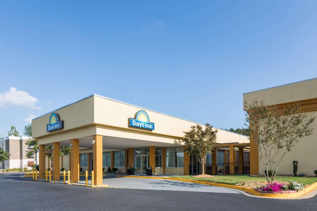 Madison Hotel | Days Inn by Wyndham Madison