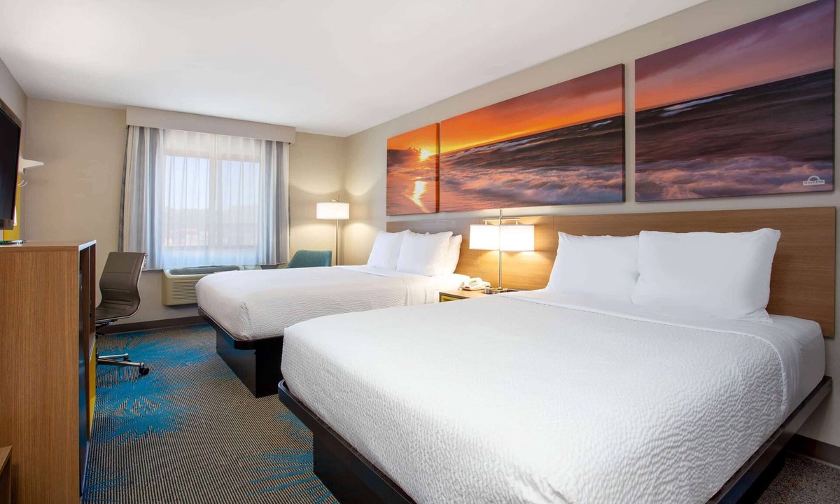 Marquette Hotel | Days Inn by Wyndham Marquette