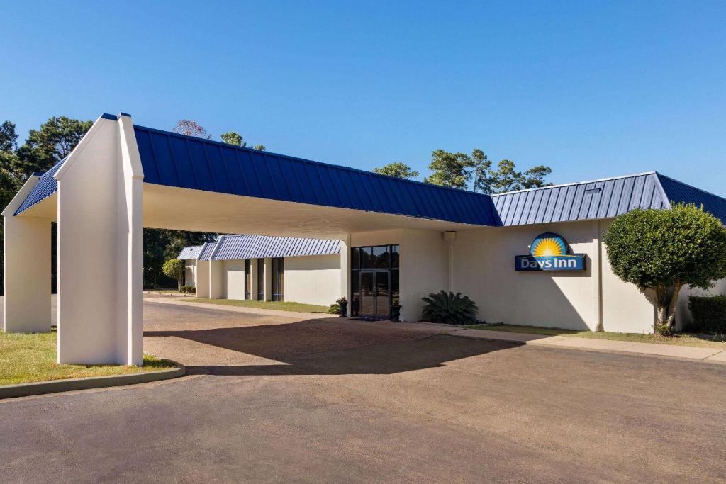 McComb Hotel | Days Inn by Wyndham McComb MS