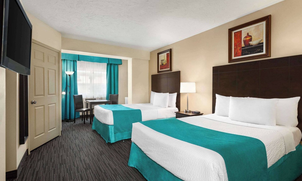 Saint-Leonard Hotel | Days Inn by Wyndham Montreal East