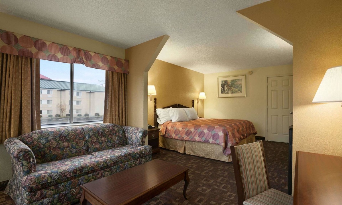 Nashville Hotel | Days Inn by Wyndham Nashville Airport