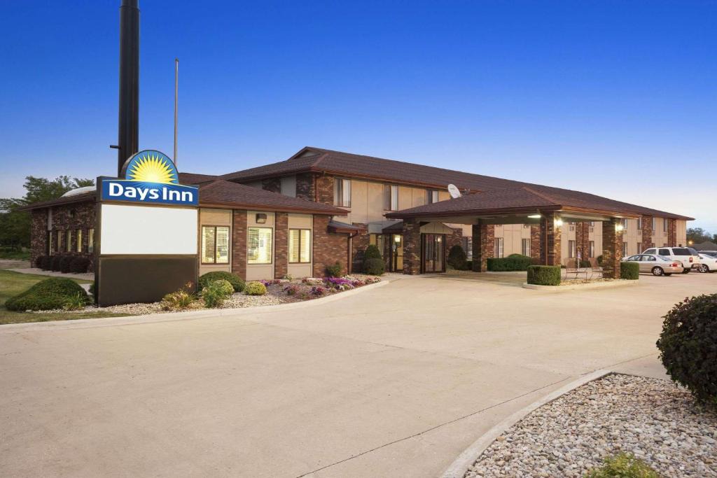 Oglesby Hotel | Days Inn by Wyndham Oglesby/Starved Rock
