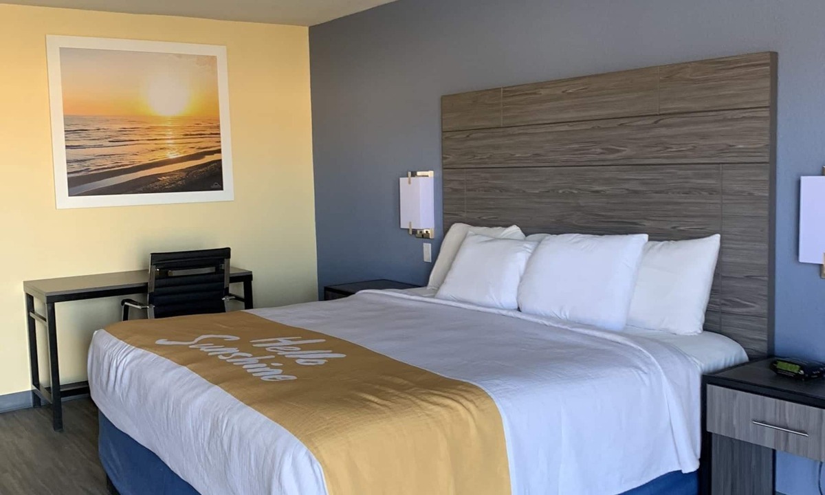 Okmulgee Hotel | Days Inn by Wyndham Okmulgee