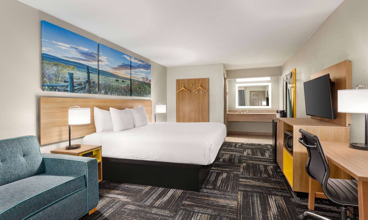 Paris Hotel | Days Inn by Wyndham Paris