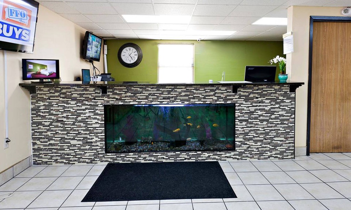Park City Hotel | Days Inn by Wyndham Park City Kansas