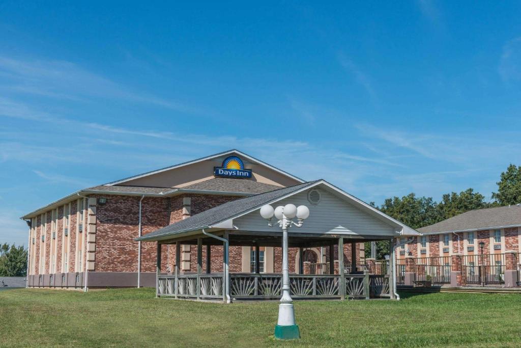 Perryville Hotel | Days Inn by Wyndham Perryville MO