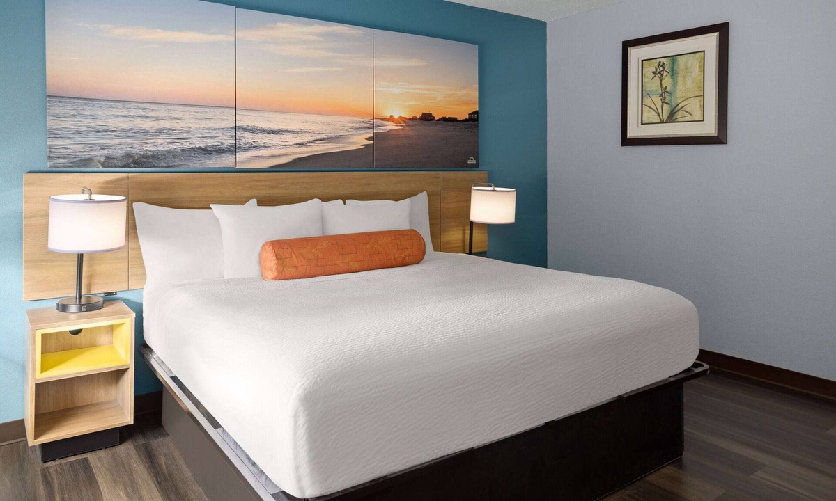 West Glens Falls Hotel | Days Inn by Wyndham Queensbury/Lake George