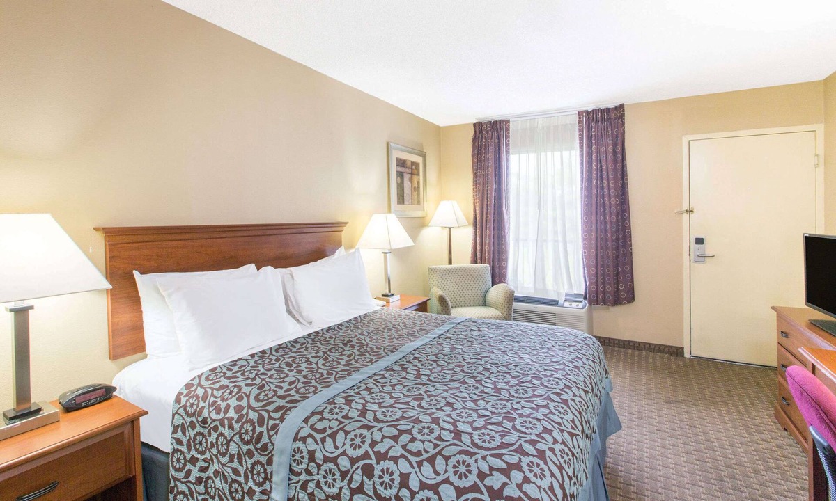 Ripley Hotel | Days Inn by Wyndham Ripley
