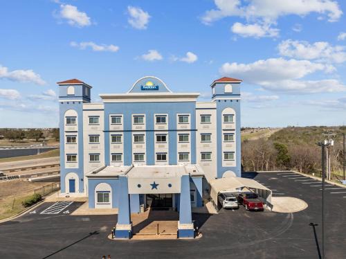 Salado Hotel | Days Inn by Wyndham Salado