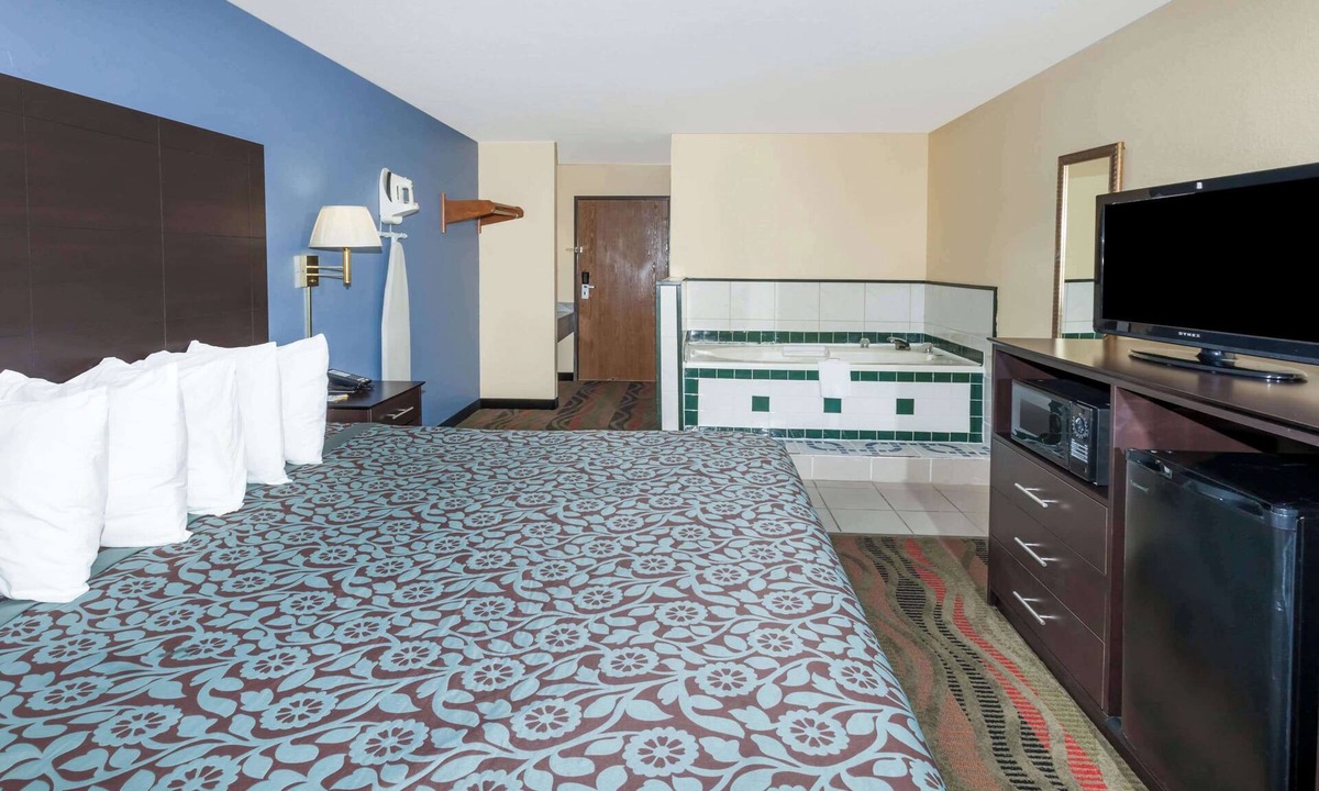 Springfield Hotel | Days Inn by Wyndham Springfield