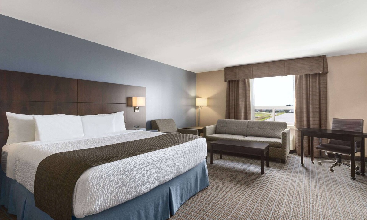 Downtown Hotel | Days Inn by Wyndham Stephenville