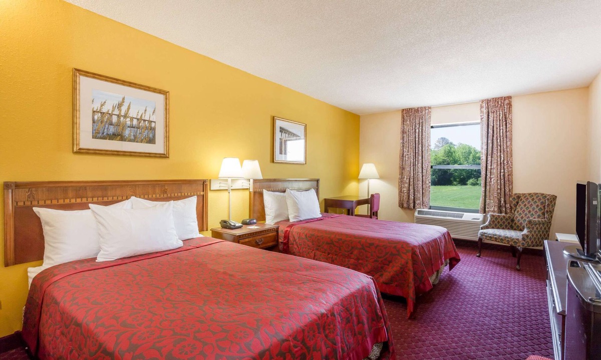 Tappahannock Hotel | Days Inn by Wyndham Tappahannock