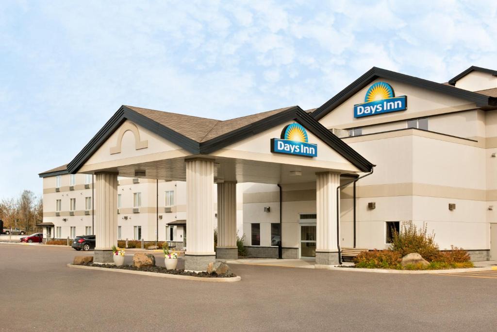 Thunder Bay Hotel | Days Inn by Wyndham Thunder Bay North