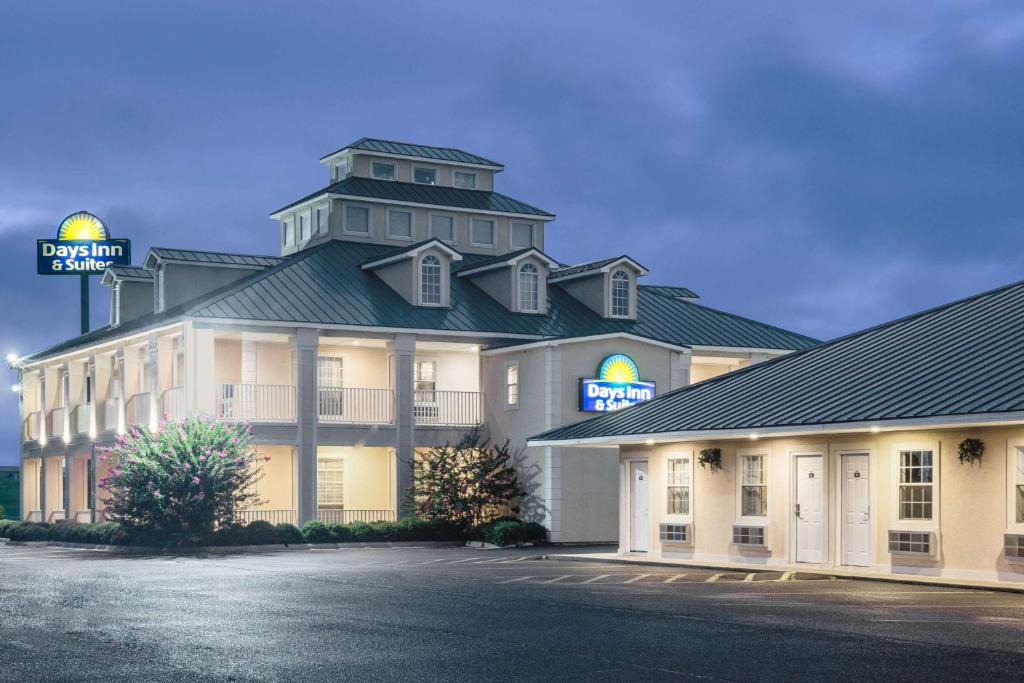 Trumann Hotel | Days Inn by Wyndham Trumann AR