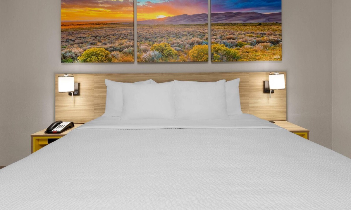 Tulsa Hotel | Days Inn by Wyndham Tulsa Central