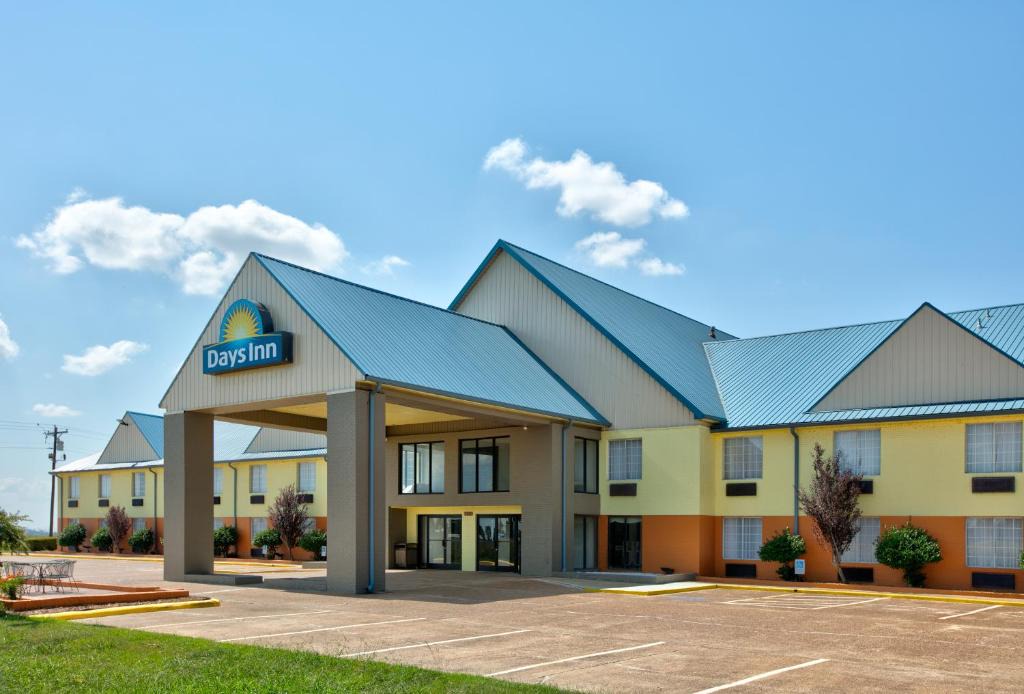 Robinsonville Hotel | Days Inn by Wyndham Tunica Resorts