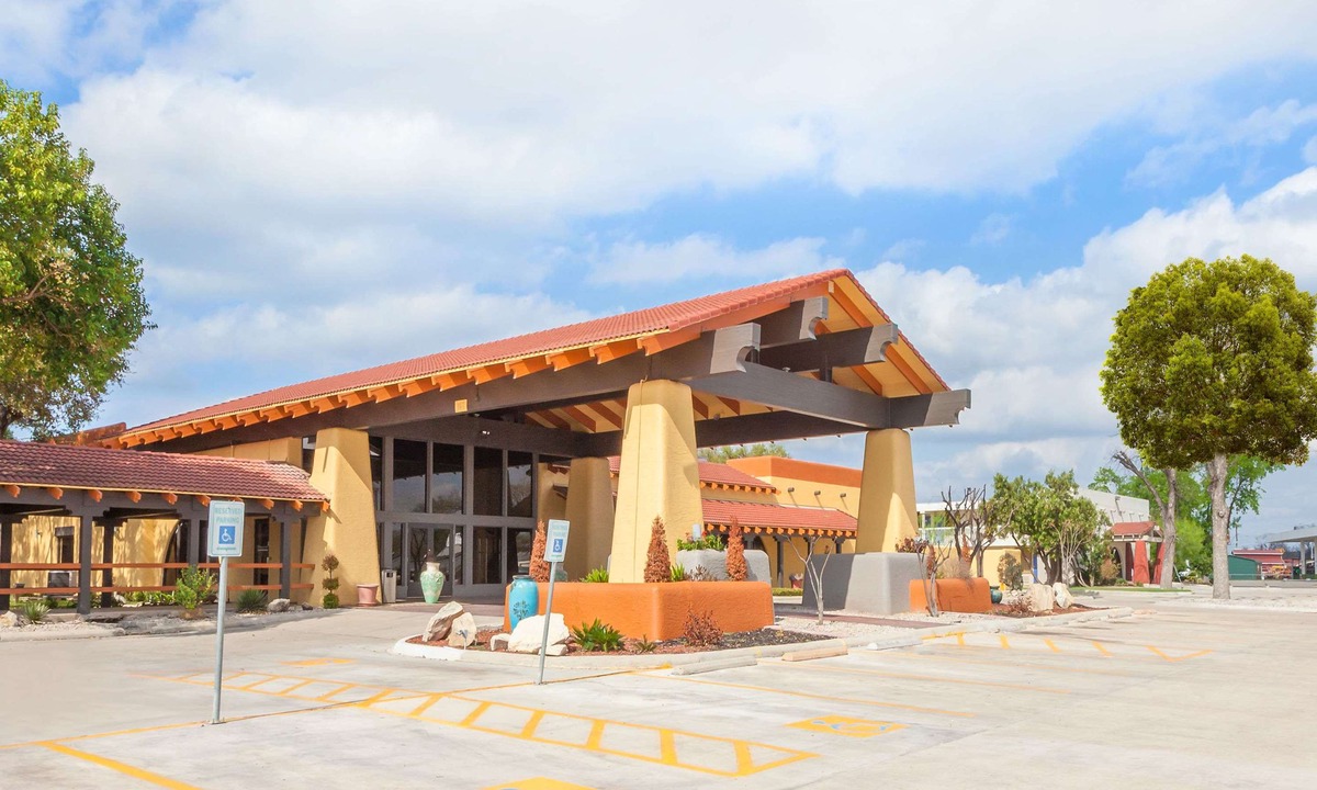 Uvalde Hotel | Days Inn by Wyndham Uvalde