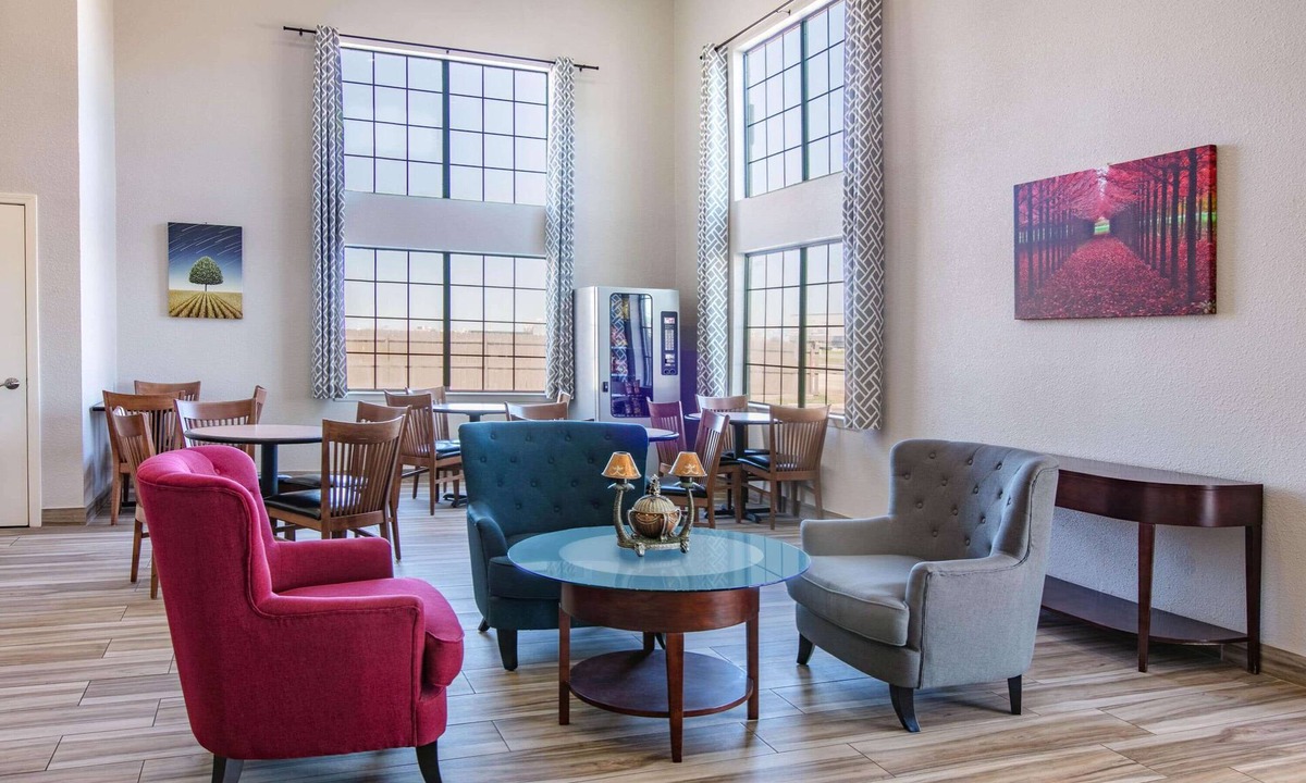Bellmead Hotel | Days Inn by Wyndham Waco Near Downtown/University