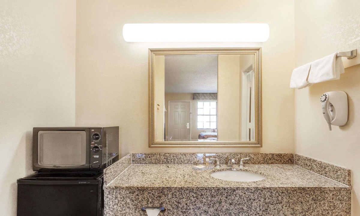 Yazoo City Hotel | Days Inn by Wyndham Yazoo City