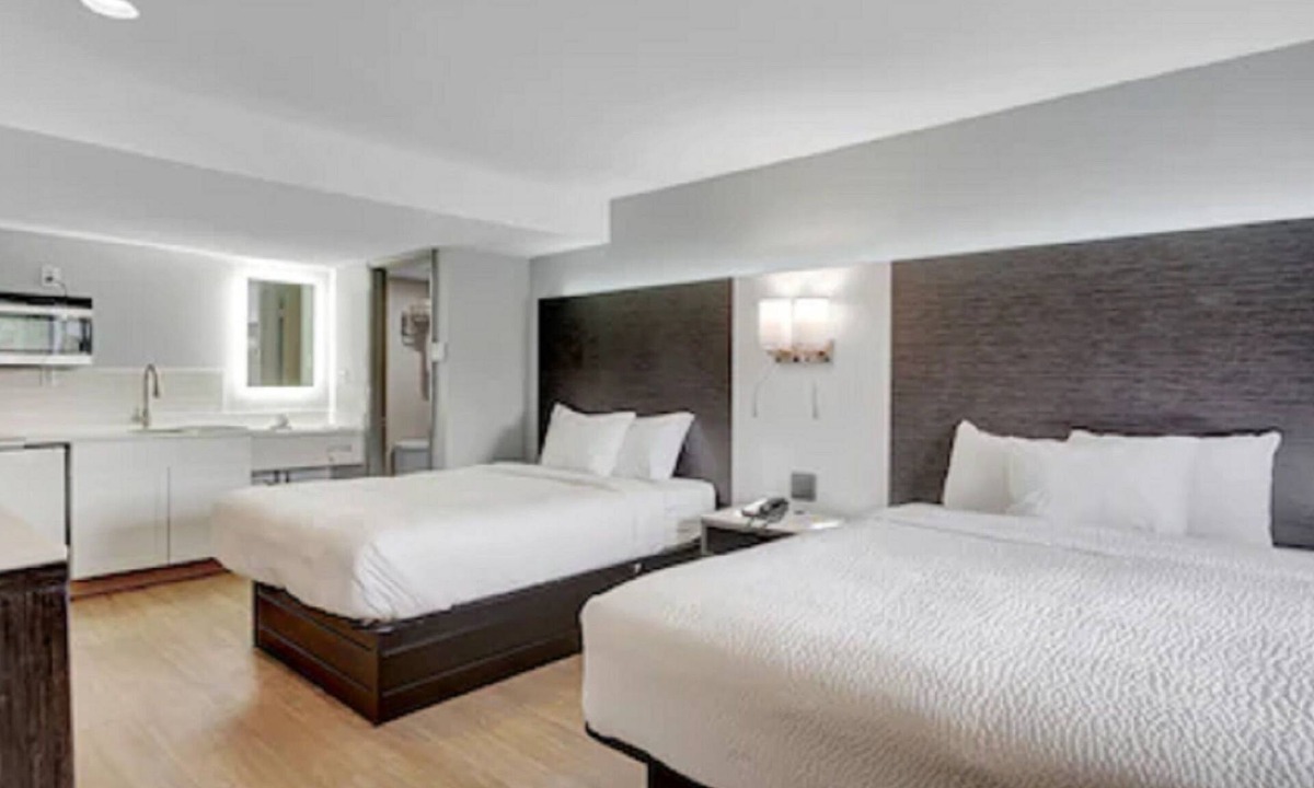 Niagara Falls Hotel | Days Inn & Suites by Wyndham Niagara Falls/Buffalo