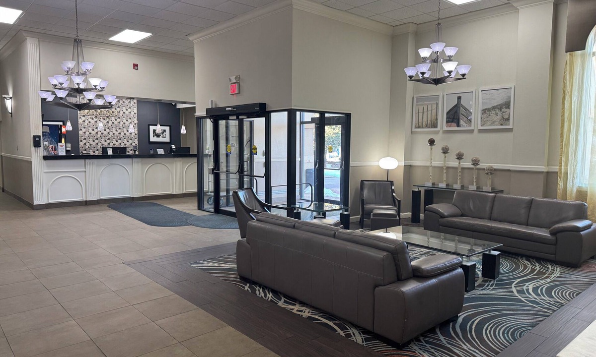 Festus Hotel | Days Inn & Suites By Wyndham Festus
