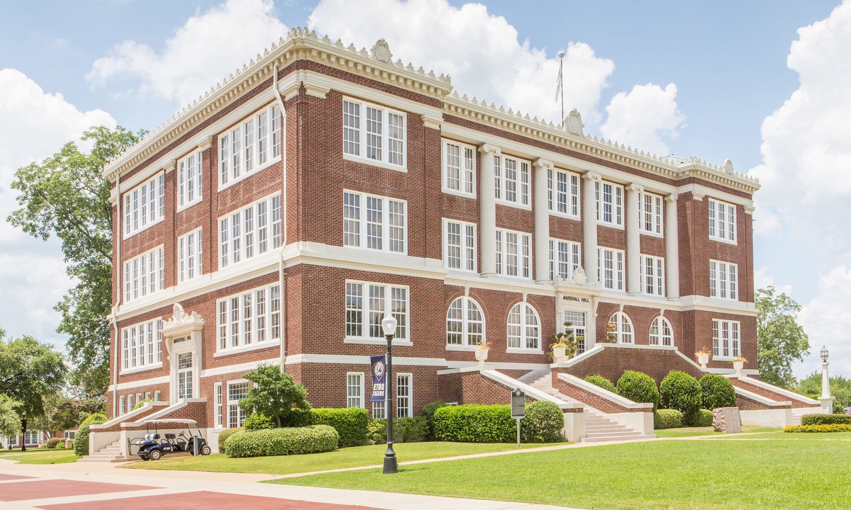 Marshall Hotel | Days Inn & Suites by Wyndham Marshall