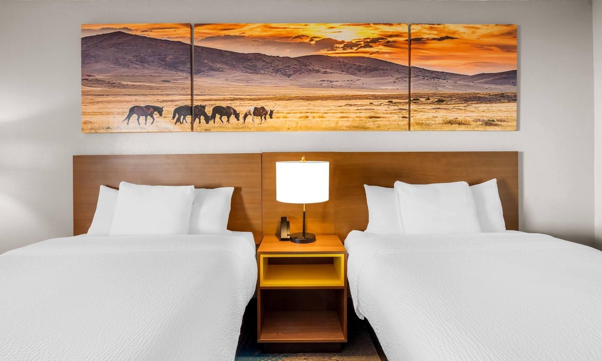 Tougaloo Hotel | Days Inn & Suites by Wyndham Ridgeland