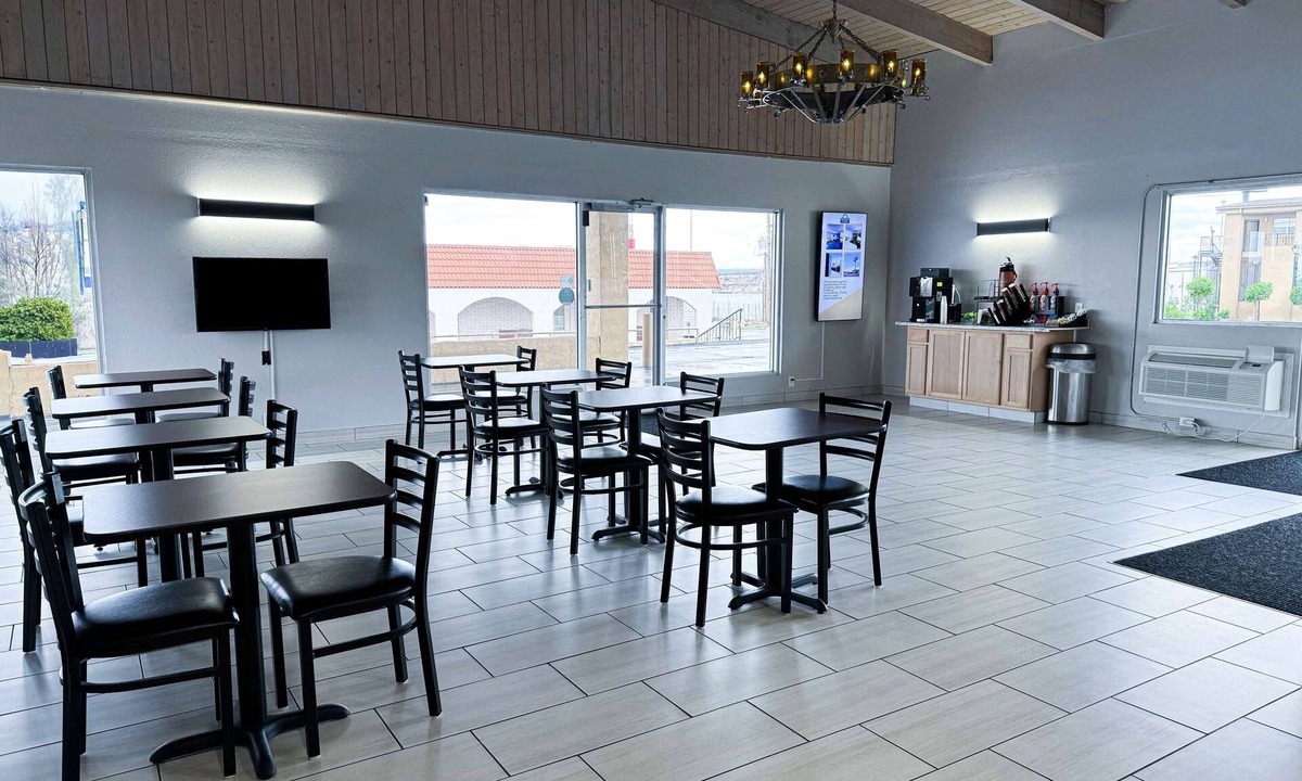 Santa Rosa Hotel | Days Inn & Suites by Wyndham Santa Rosa