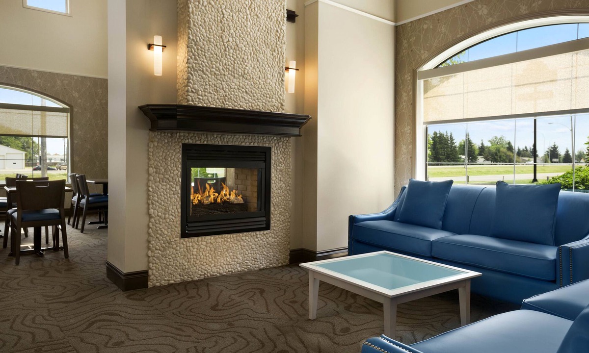 Brandon Hotel | Days Inn & Suites by Wyndham Brandon