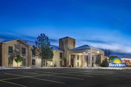 Cuba Hotel | Days Inn & Suites by Wyndham Cuba