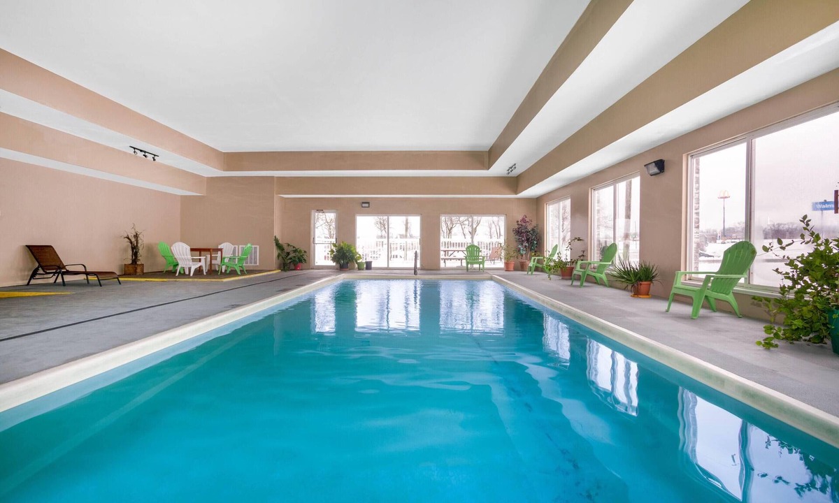 Cuba Hotel | Days Inn & Suites by Wyndham Cuba