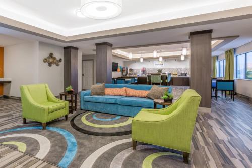 Barker Hotel | Days Inn & Suites by Wyndham Katy