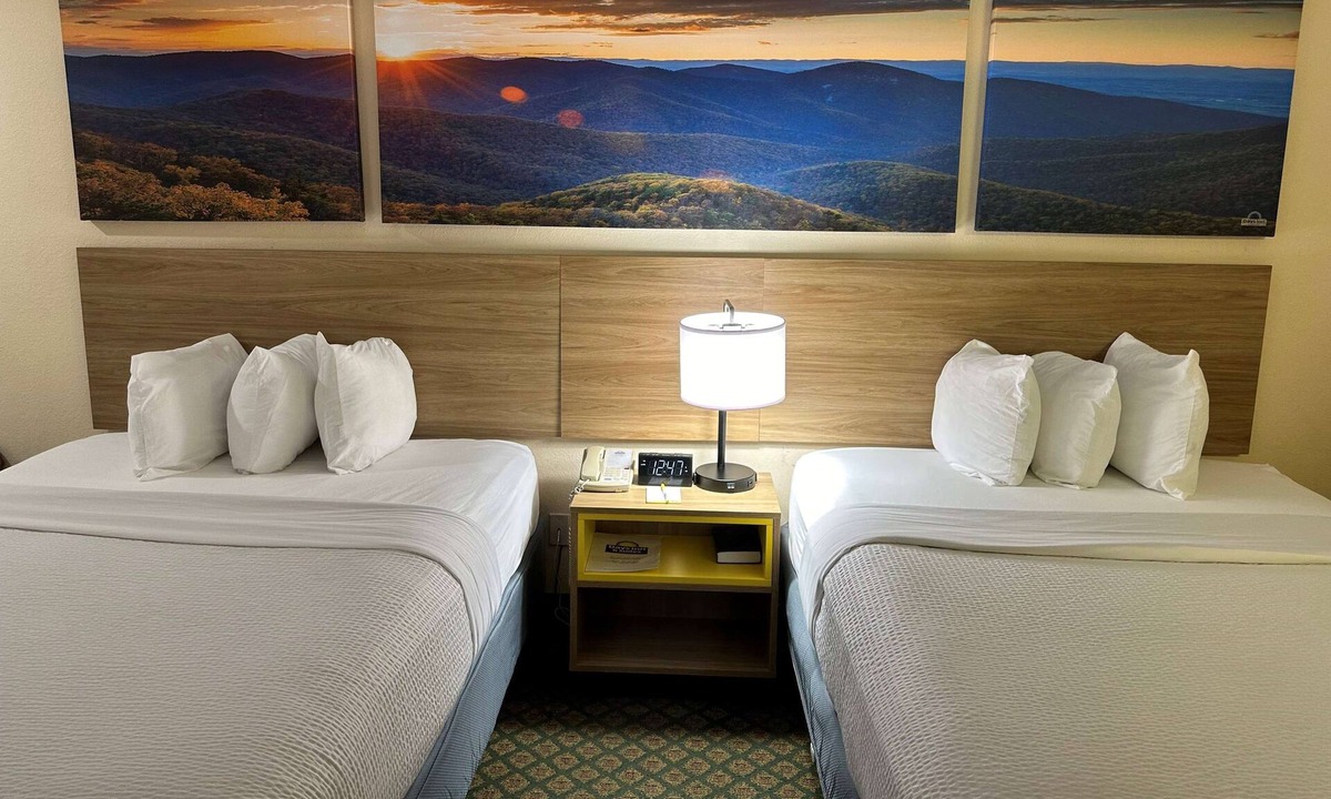 Eunice Hotel | Days Inn & Suites by Wyndham Eunice