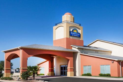 Marquez Hotel | Days Inn & Suites by Wyndham Marquez