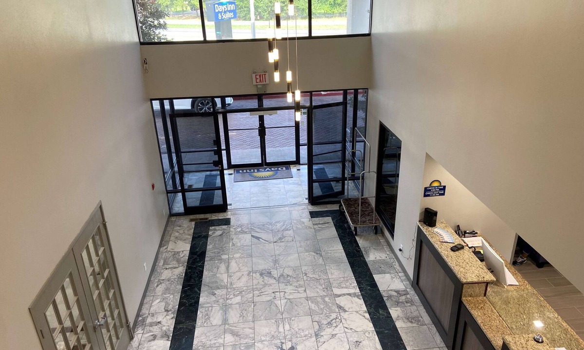 Tahlequah Hotel | Days Inn & Suites by Wyndham Tahlequah