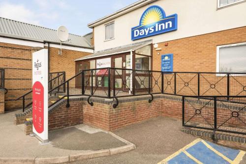 Weston Hotel | Days Inn Watford Gap