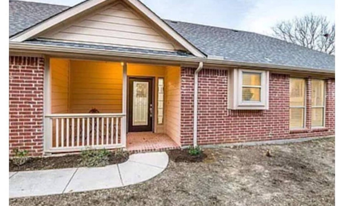 Lantana House | Dayspring Unique Home