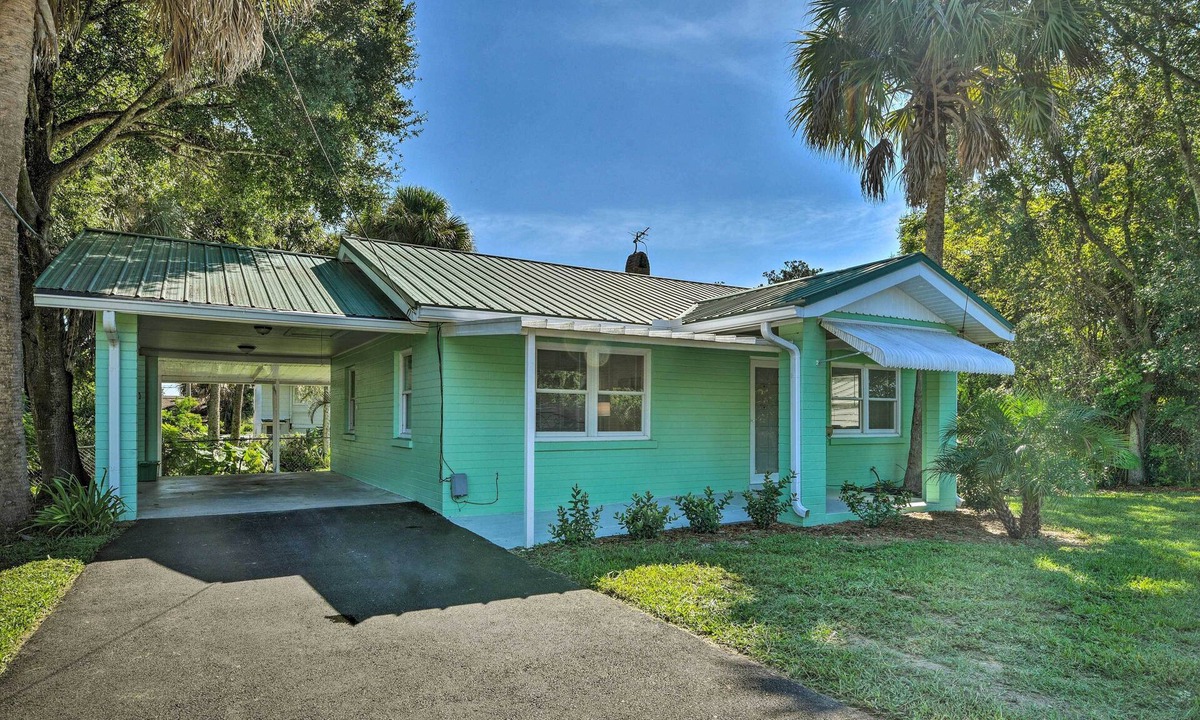 Kingston House | Daytona Beach Escape w/Studio < 3 Mi to Beach!