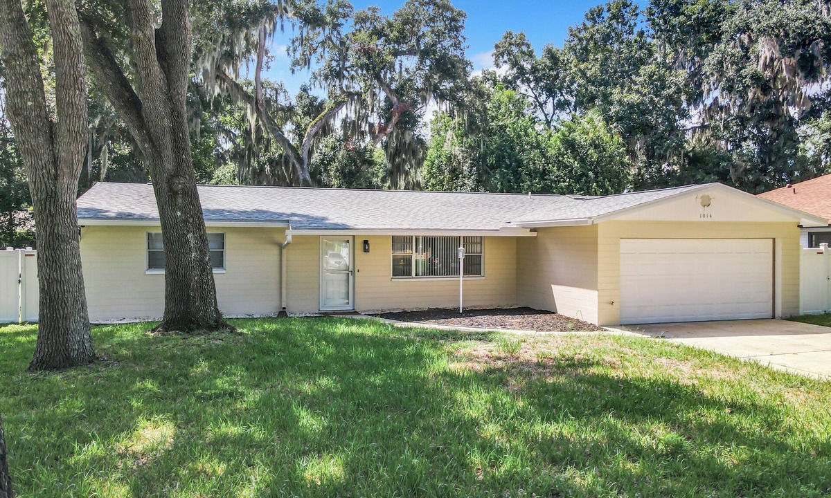 Holly Hill House | Daytona's Perfect 10