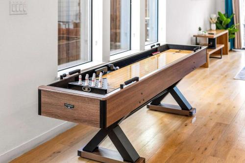 Dallas House | Dazzle in Downtown Mkt Ctr Garage DART