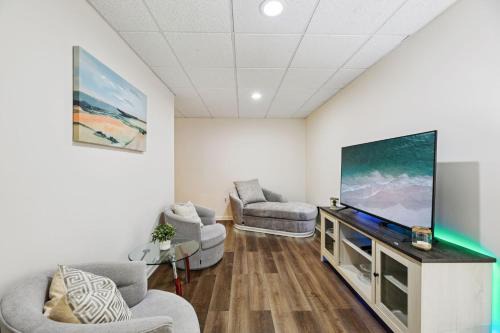 Montgomery Village Apartment | DC Cozy Private Apt in Forest Full Kitchen Luandry