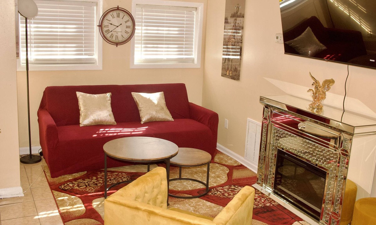 Cardozo Apartment | DC Dwtn Apt. w/Modern Interior
