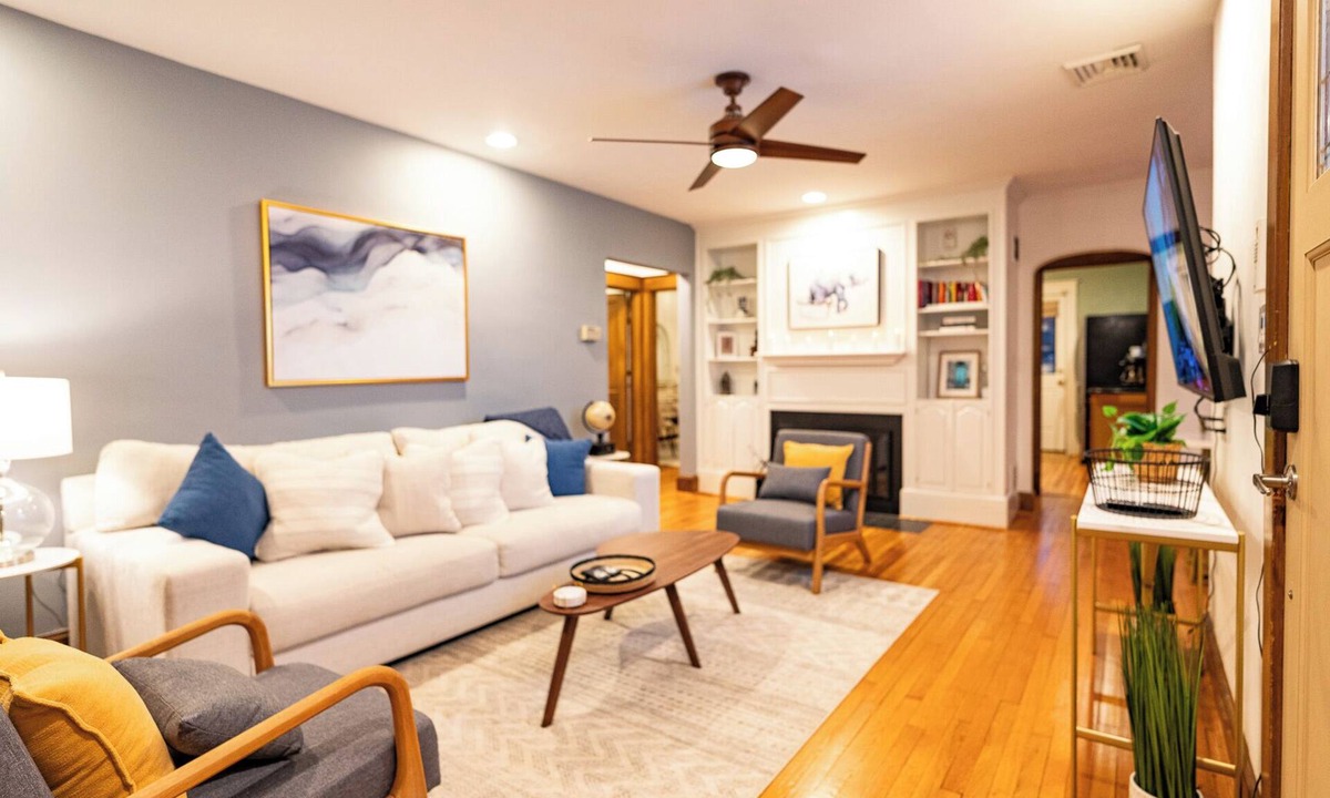 Silver Spring House | DC Metro: Cozy 4BR Cottage on a Hill - Pets allowed