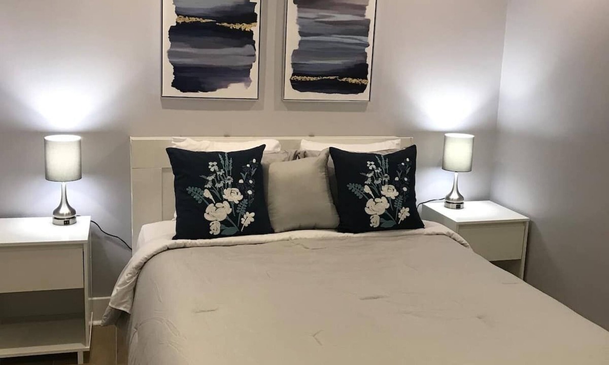 Columbia Heights Apartment | DC Modern Apartment In DC Close To Metro